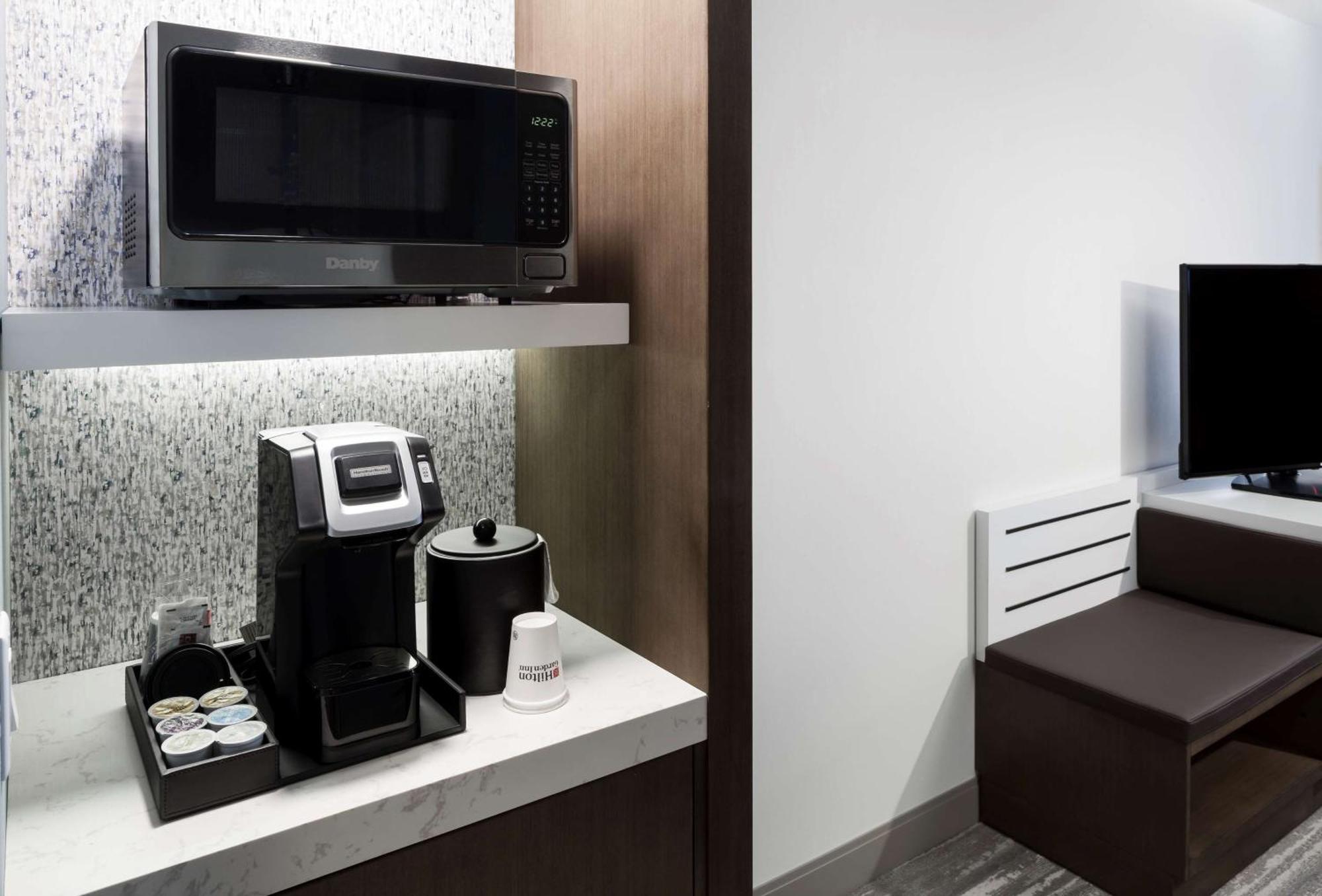 Hilton Garden Inn Madison Downtown, Wi Экстерьер фото